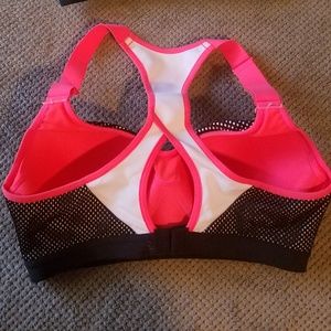 Victoria's Secret Intimates & Sleepwear - Victoria's Secret Sports Bra Victoria's Secret Intimates & Sleepwear - Victoria's Secret Sports Bra